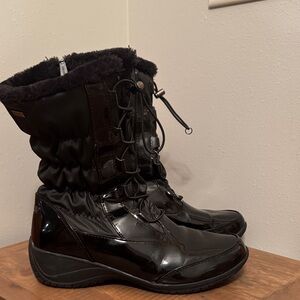 Khombu Women’s Waterproof Winter Boots - 9.5M